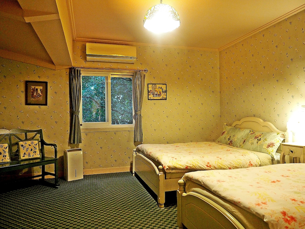 Basic Triple Room, Mountainside photo 1