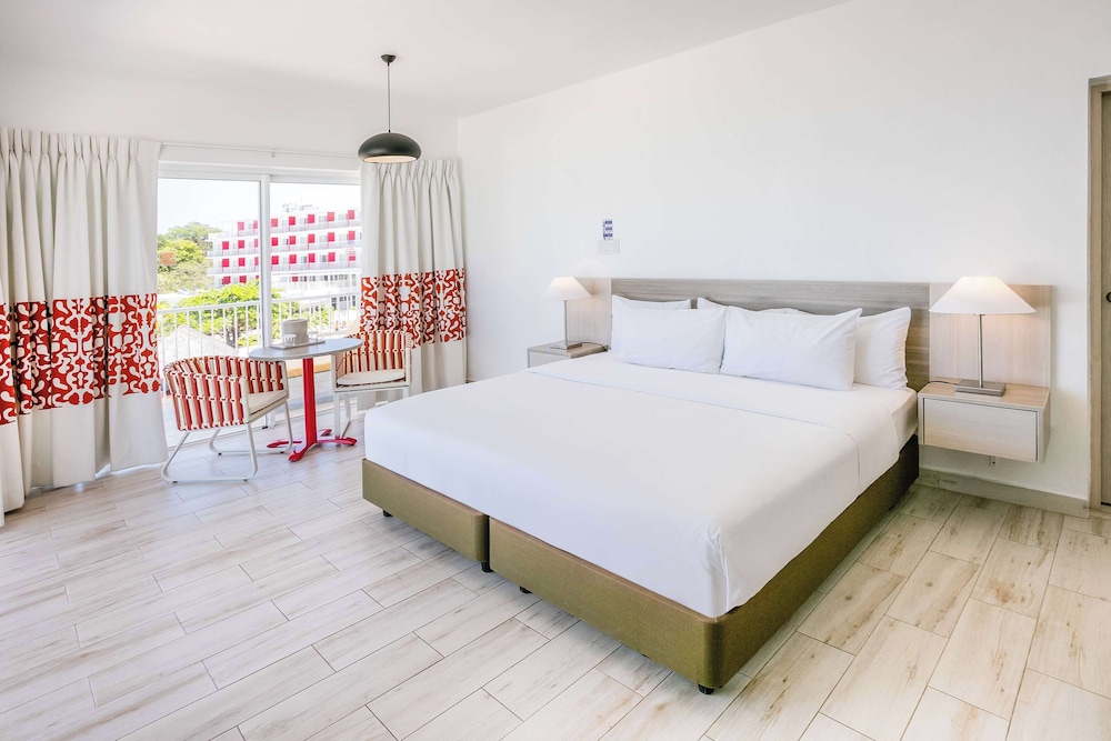 Room, 1 King Bed, Ocean View