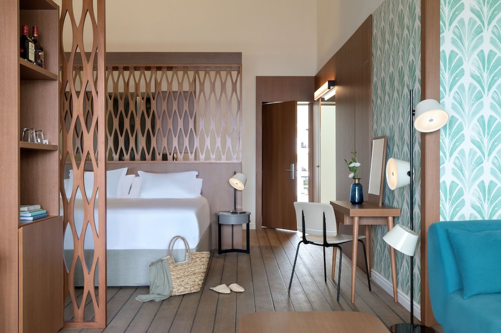 Excellence Club Beachfront House Suite With Plunge Pool + 20% OFF SPA photo 2