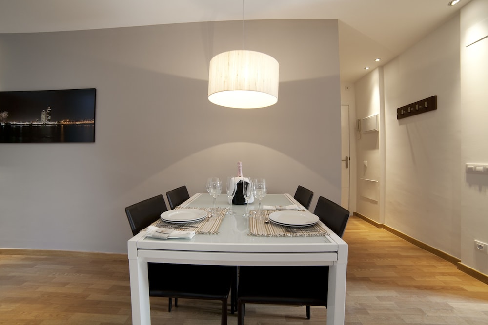 Apartment, 3 Bedrooms (Ronda Universitat 13) photo 2