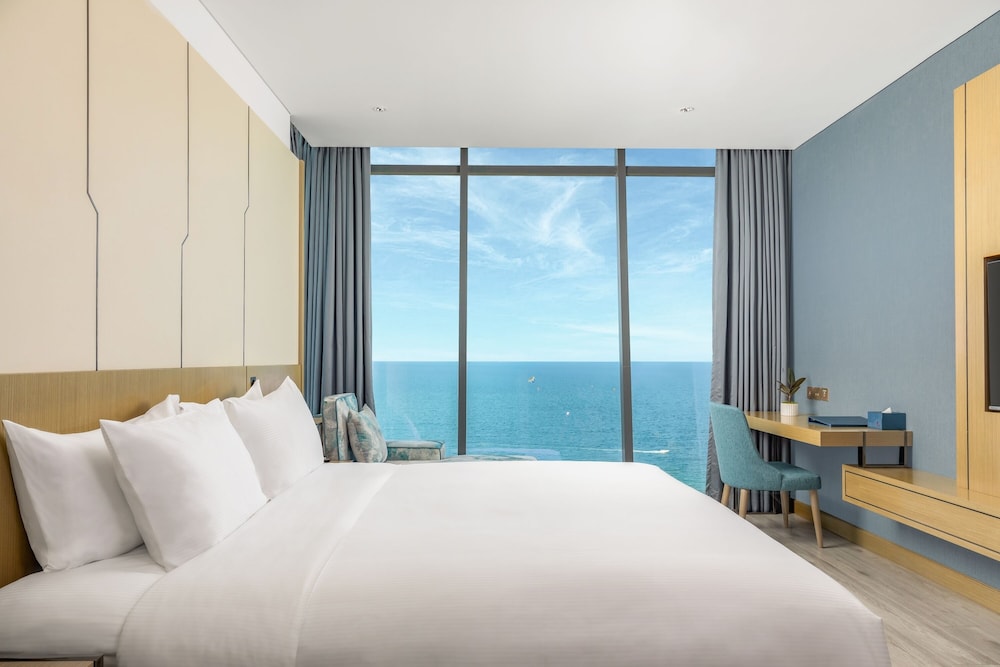 Suite King Ocean Front with Bathtub - Photo 4