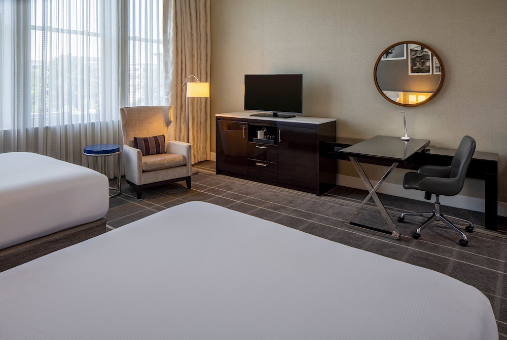 Standard Room, 2 Queen Beds, Accessible (Roll-in Shower) - Photo 2