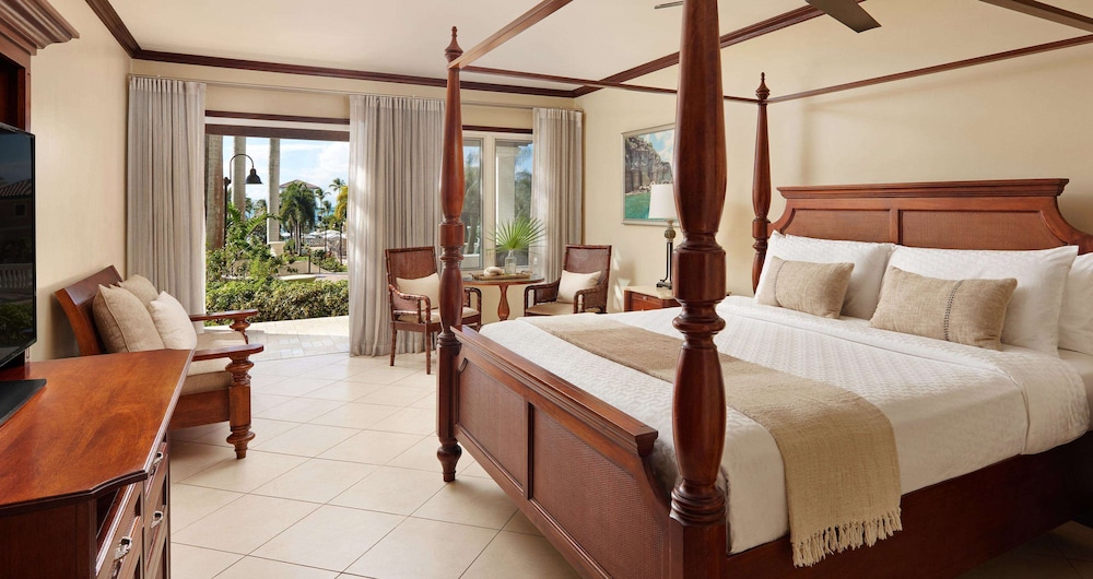 Club Suite, 1 Bedroom, Garden View (Mediterranean Walkout Club L. Suite)
