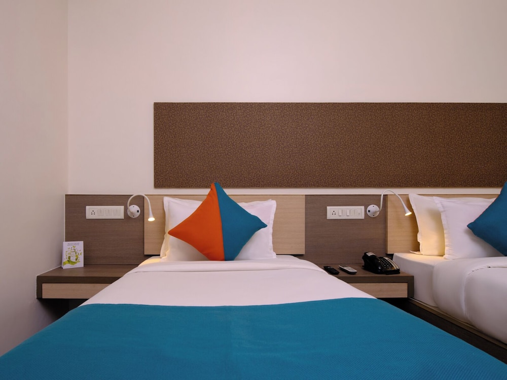 Deluxe Room - Photo 20
