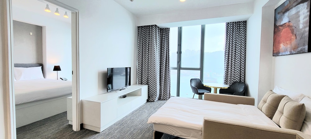 Family Seaview Suite with Sofa Bed photo 2