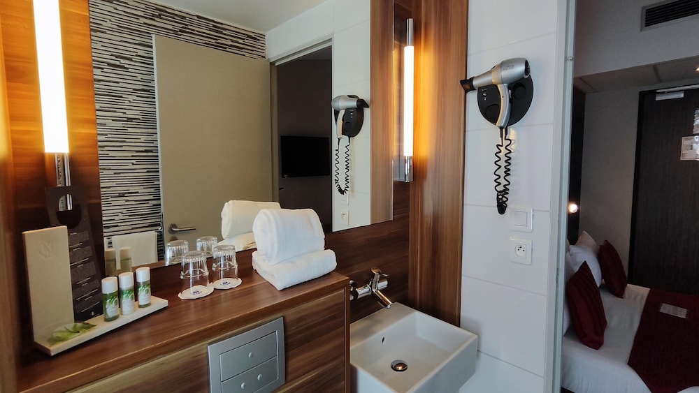 Standard Room, Multiple Beds photo 2