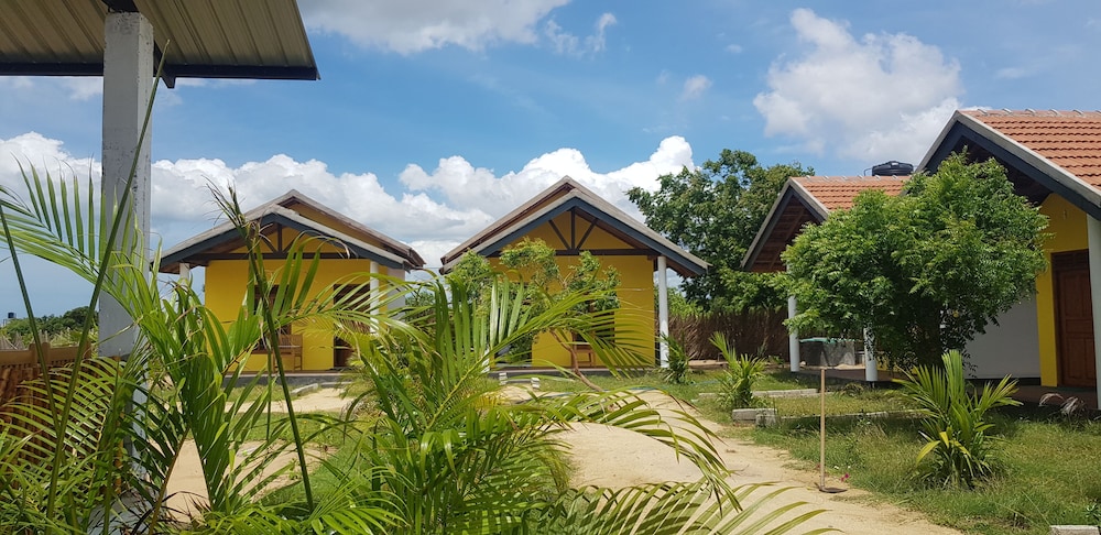 Comfort Triple Room, Multiple Beds, Beach View, Beachside photo 3