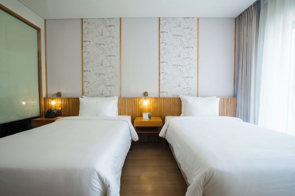 Premier Double or Twin Room photo 3