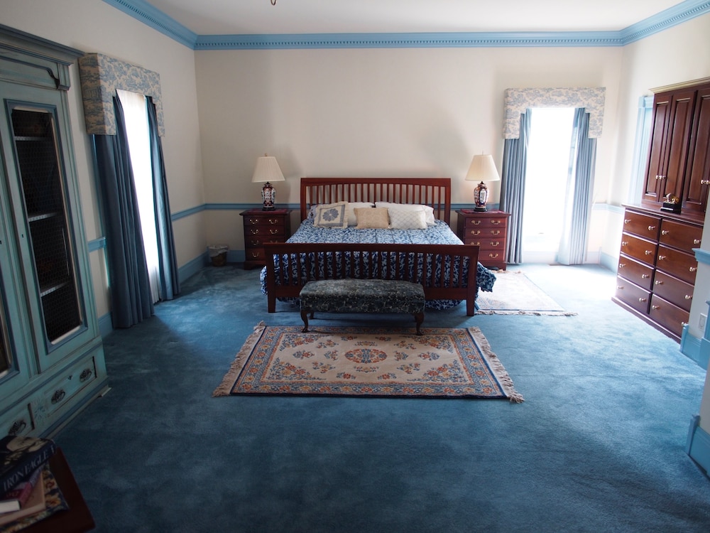 Luxury Suite, Multiple Beds, Courtyard View photo 3