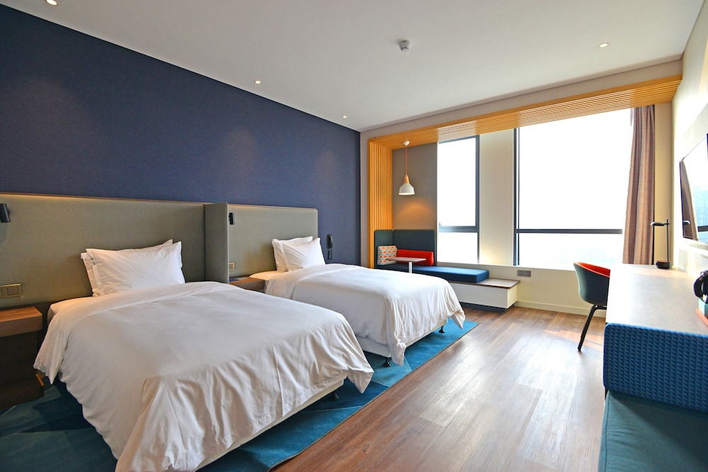 Standard Room, 2 Twin Beds - Photo 4