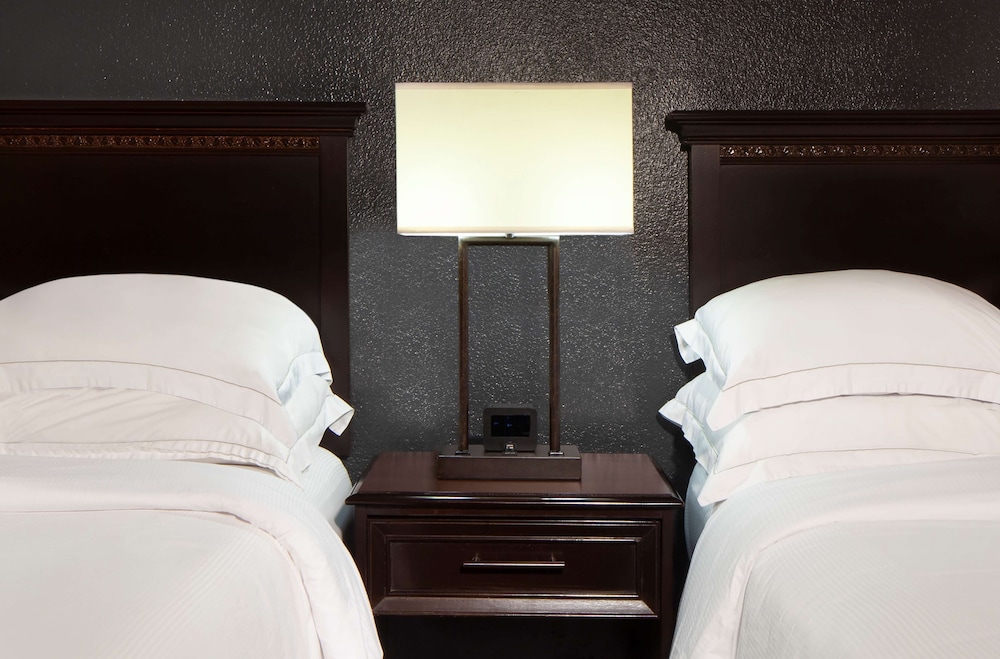 Junior Suite, 2 Double Beds (Marina View) - Photo 2