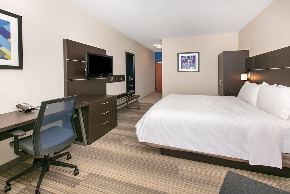Suite, 1 King Bed (Additional Living Area) - Photo 3