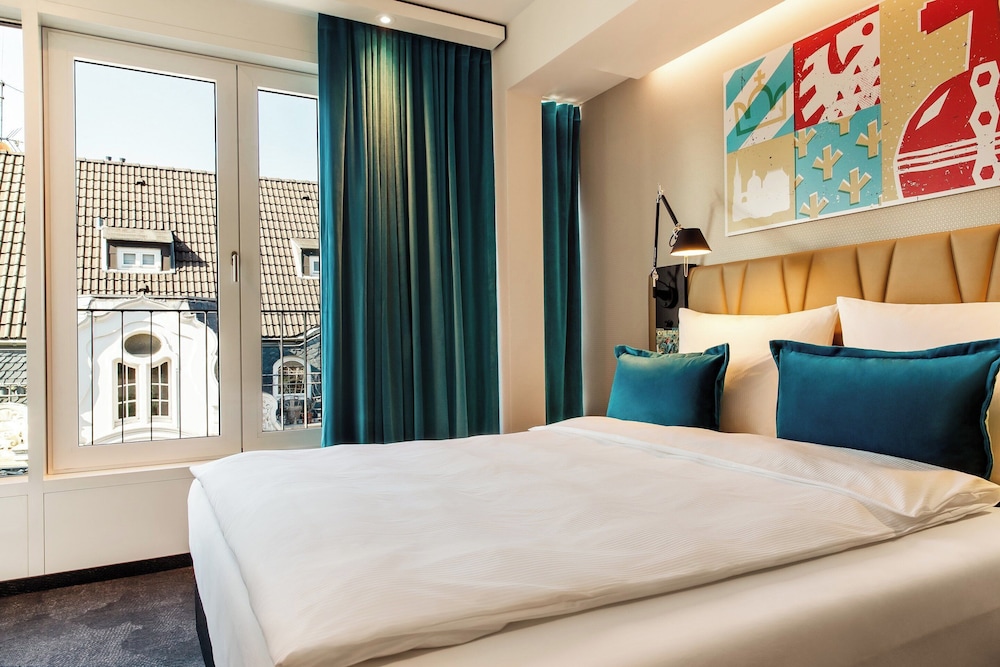 Comfort Room, 1 King Bed (Comfortable) photo 3