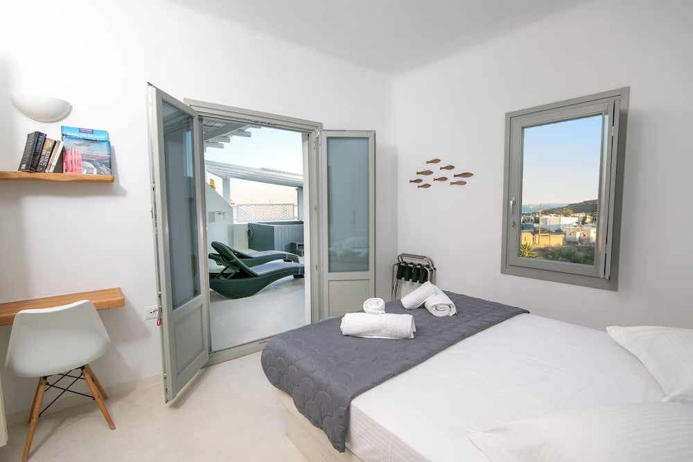 Deluxe Villa with hot tub