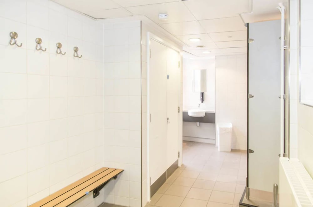 Single Room, Women only, Shared Bathroom photo 3