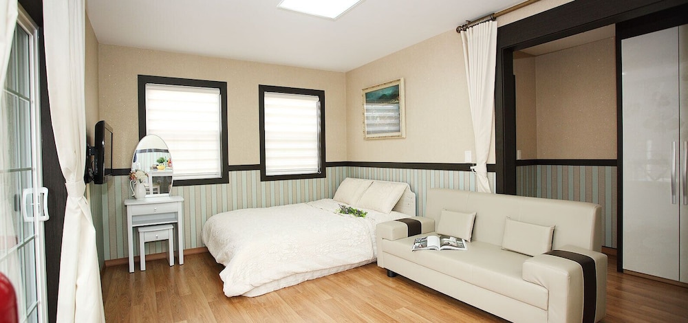 Studio, Kitchenette (201) photo 2