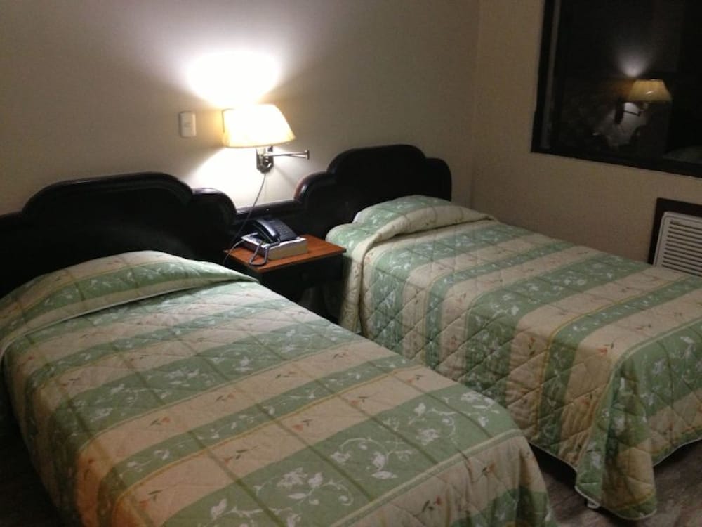 Standard Room, 2 Twin Beds - Photo 2