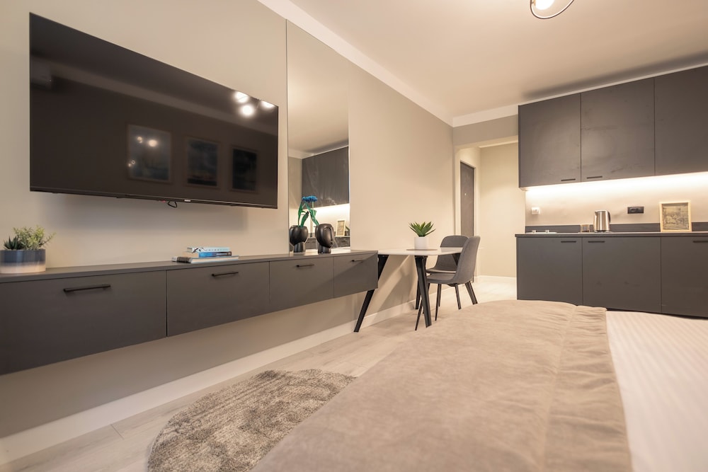 Standard Apartment, City View photo 3