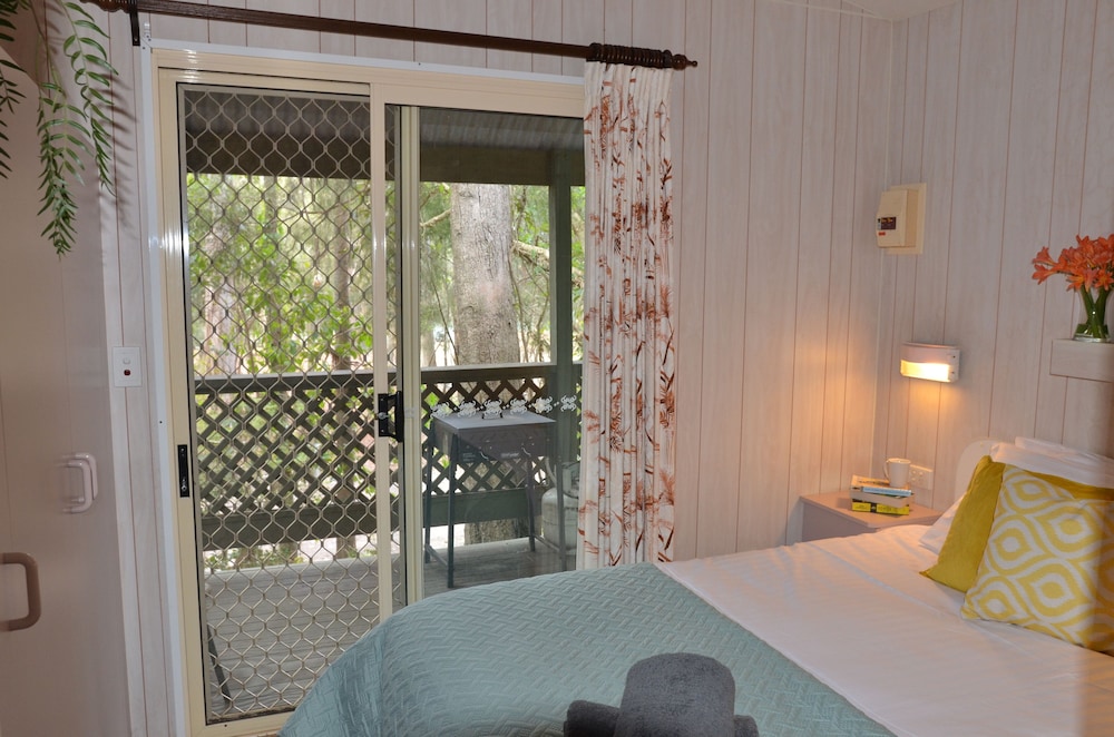Family Seclusion - Linen/Towels Supplied to the Main Bed only photo 1