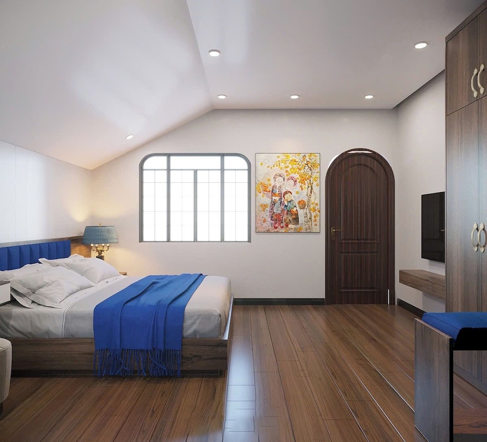 Business Studio, Balcony, Courtyard View