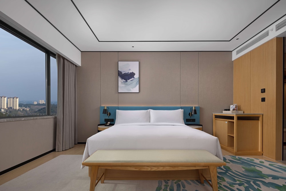 Family Room, 1 King Bed photo 1