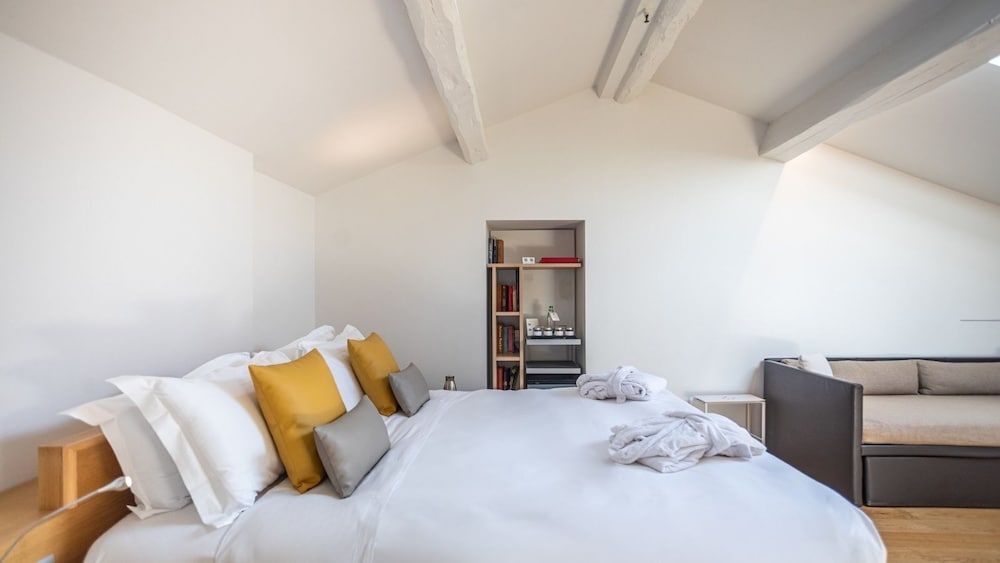 Signature Studio Suite - Photo 6