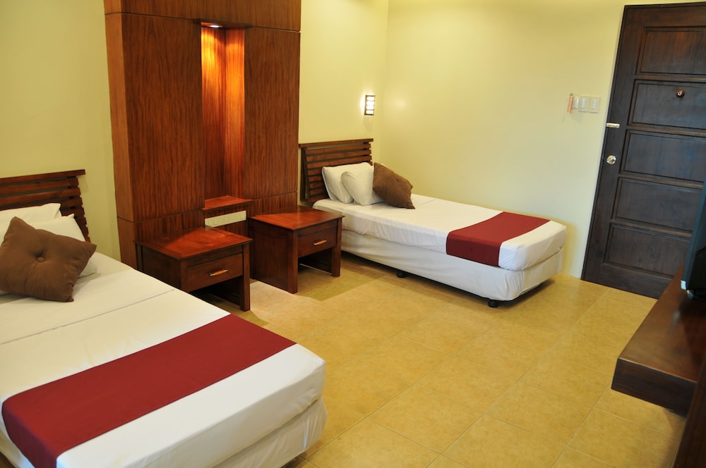 Executive Suite, 1 Queen Bed, Annex Building photo 3