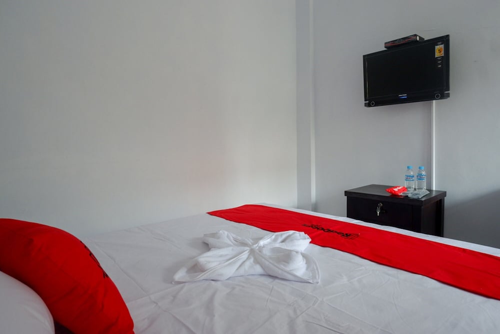 Family Room (RedDoorz) - Photo 1