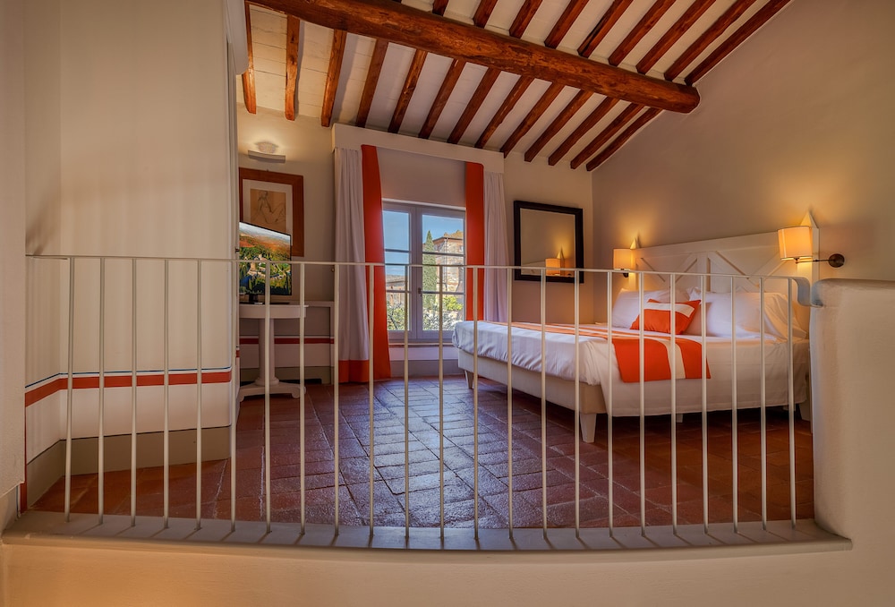 Classic Villa - Photo 1