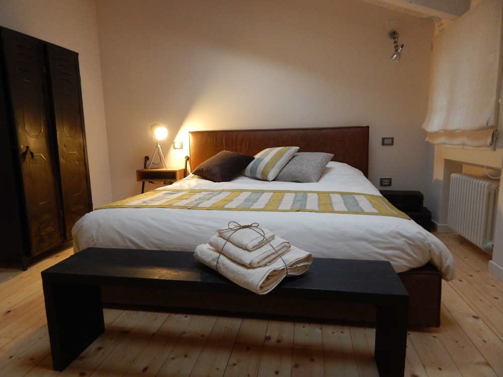 Grand Double Room, 1 King Bed, Garden View (Leccino) photo 1
