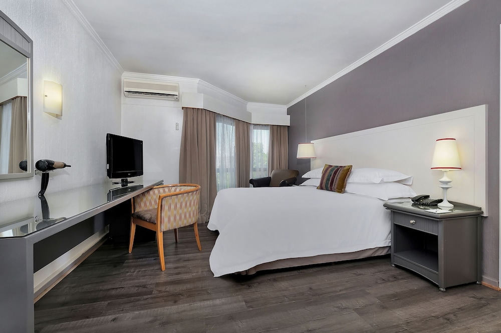 Suite, 1 Bedroom, Garden View - Photo 5