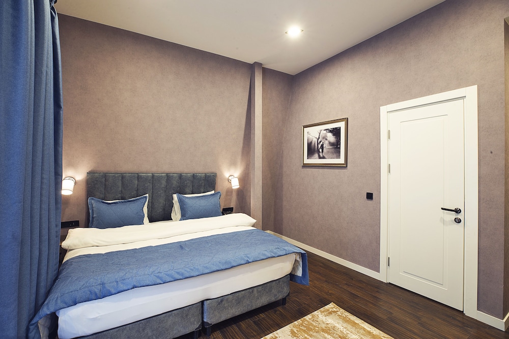 Standard Double or Twin Room - Photo 2