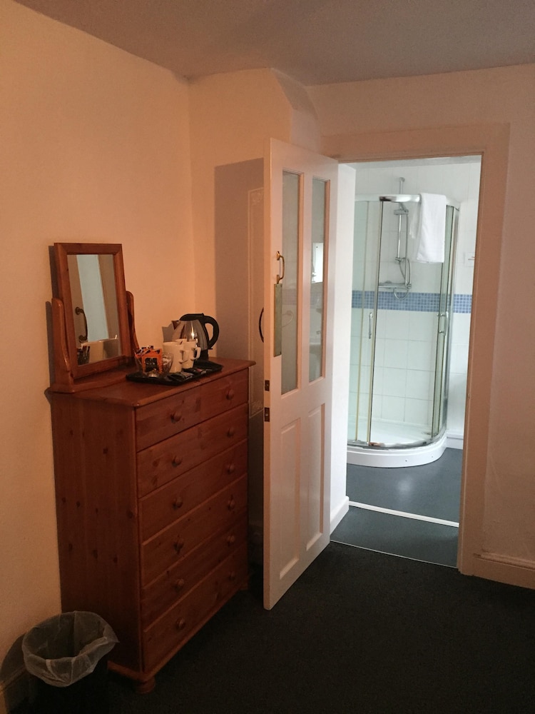 Standard Suite, Ensuite photo 2