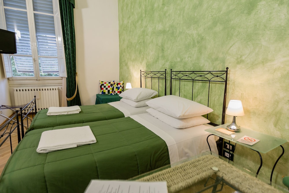 Superior Twin Room, Multiple Beds, Non Smoking, Private Bathroom photo 2