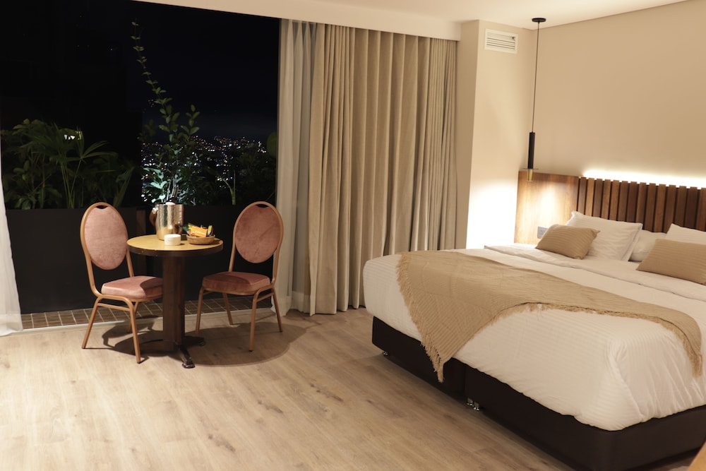 Superior Double Room, City View photo 2