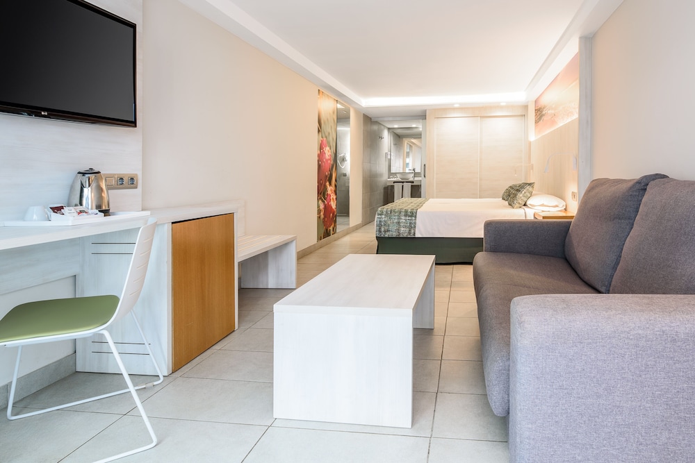 Standard Double Room, Terrace (3 adults) photo 3