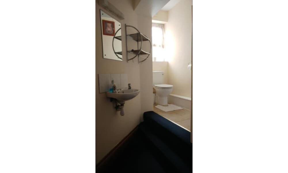 Standard Double Room, Ensuite photo 3