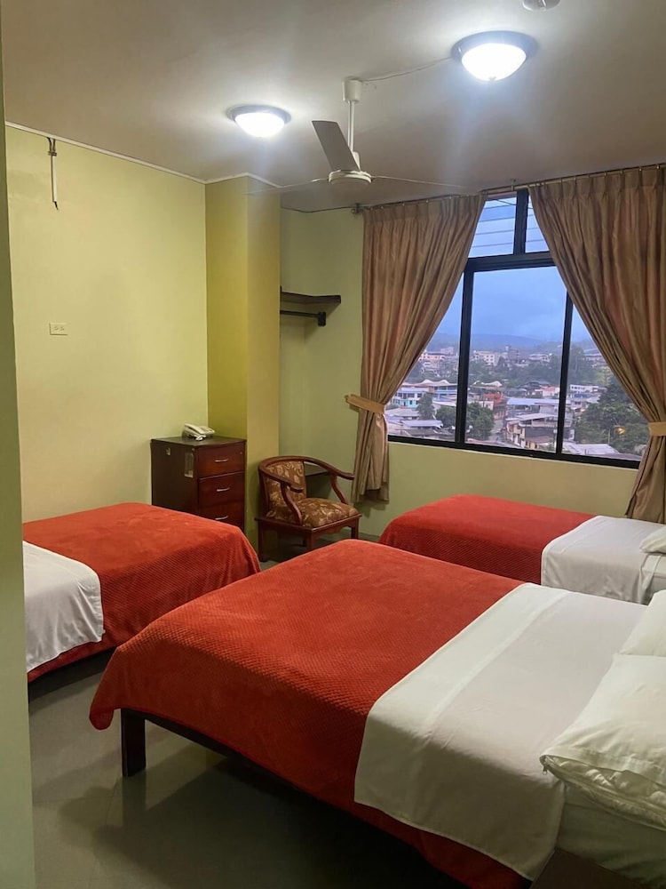 Basic Quadruple Room photo 2