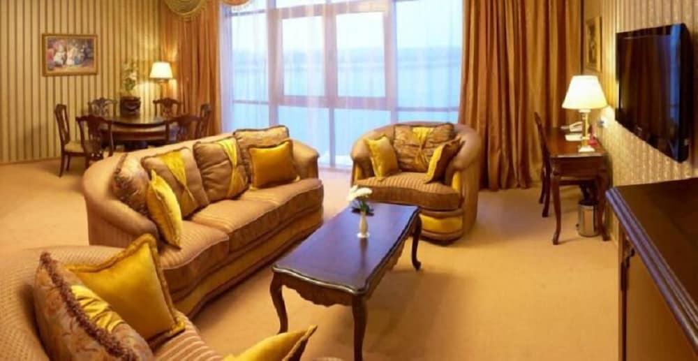 Duplex, River View (Belvedere)