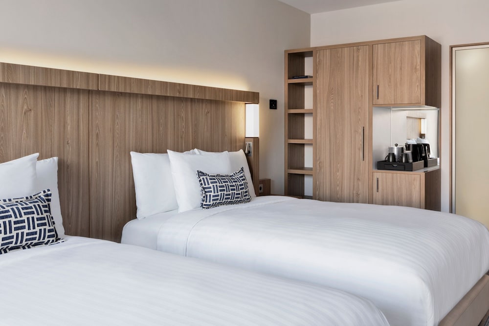 Room, 2 Double Beds, Courtyard View - Photo 4