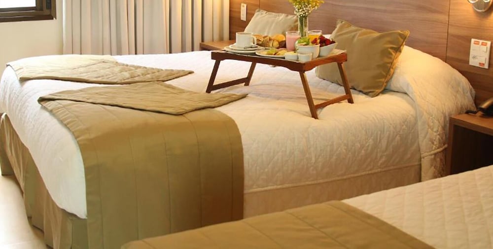 Suite - Photo 1