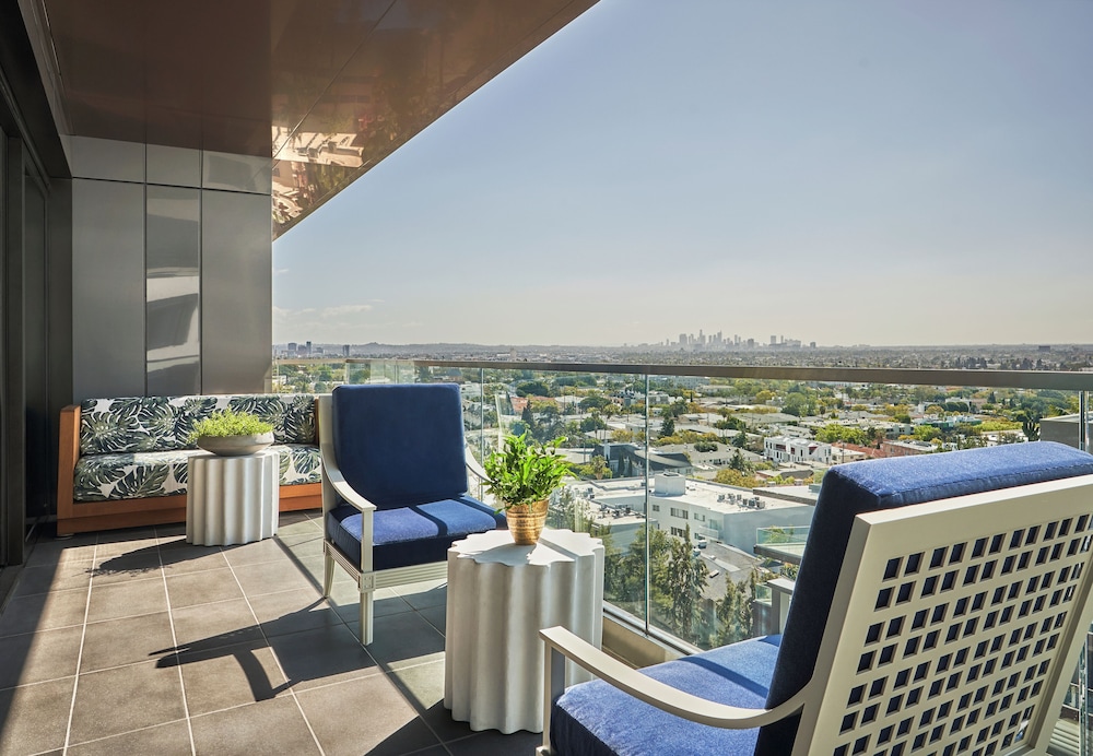 Sun Rose Suite