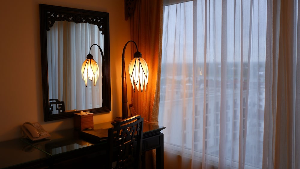 Junior Suite, 1 King Bed, River View - Photo 2