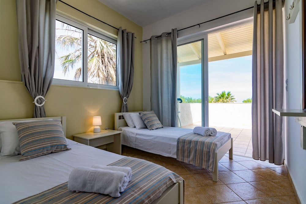 Villa, 4 Bedrooms, Smoking, Private Pool
