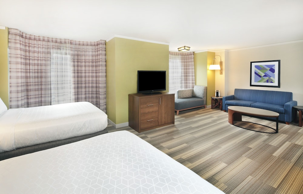 Suite, Multiple Beds - Photo 5