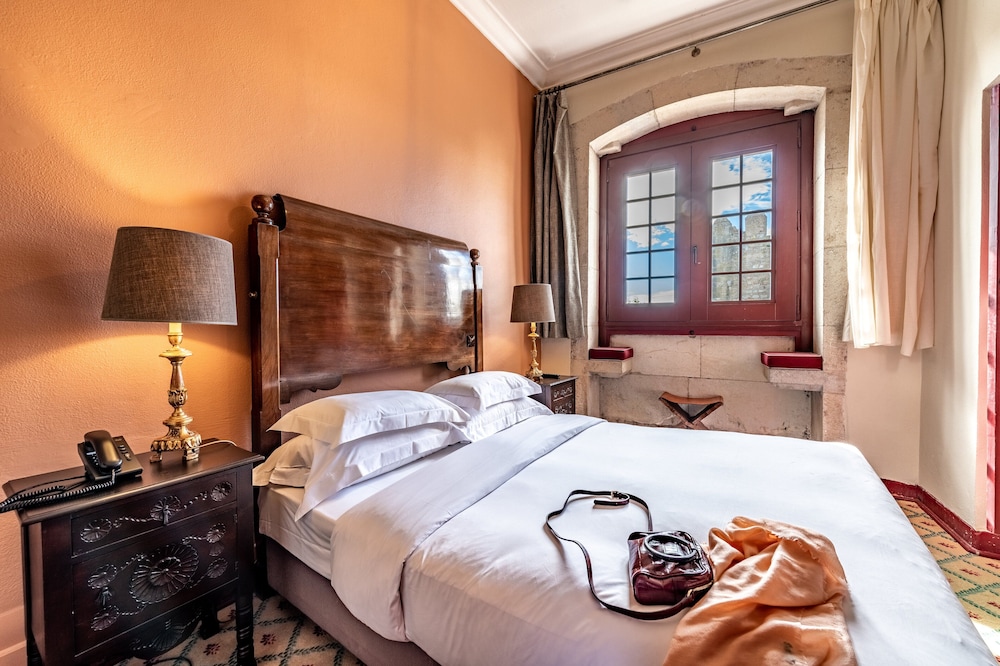 Standard Double Room (Castle) thumbnail 6