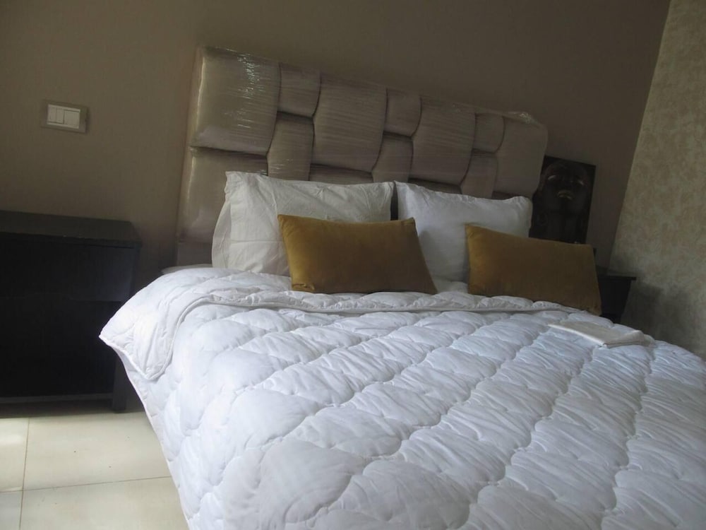 Apartment photo 2