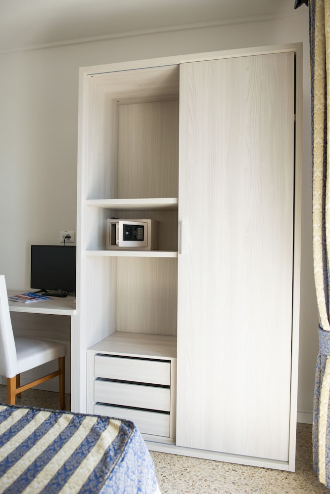 Triple Room, Balcony, Sea View photo 2