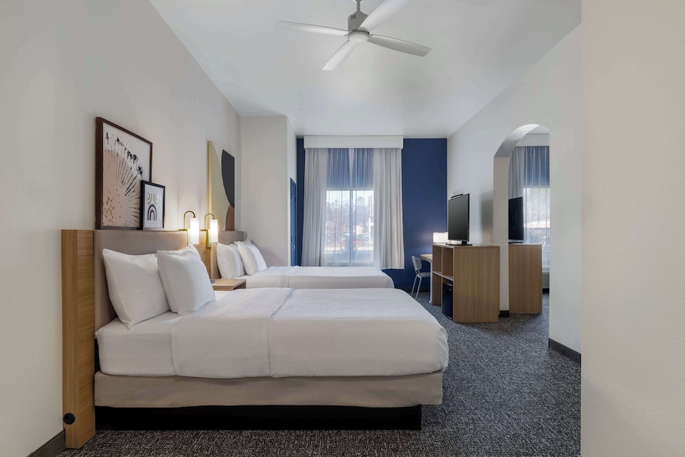Studio, Multiple Beds