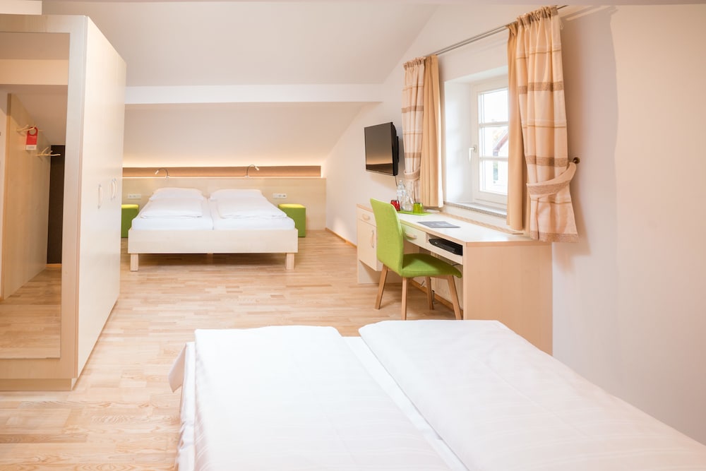 Standard Quadruple Room photo 2
